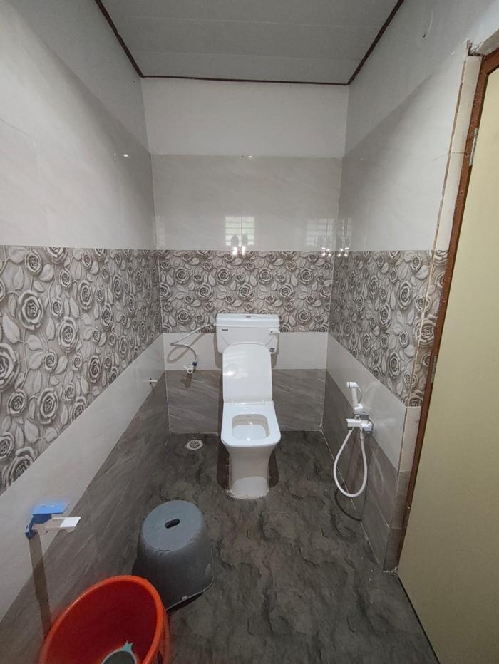 Bathroom and bathing area at the Nandai Gate stay.